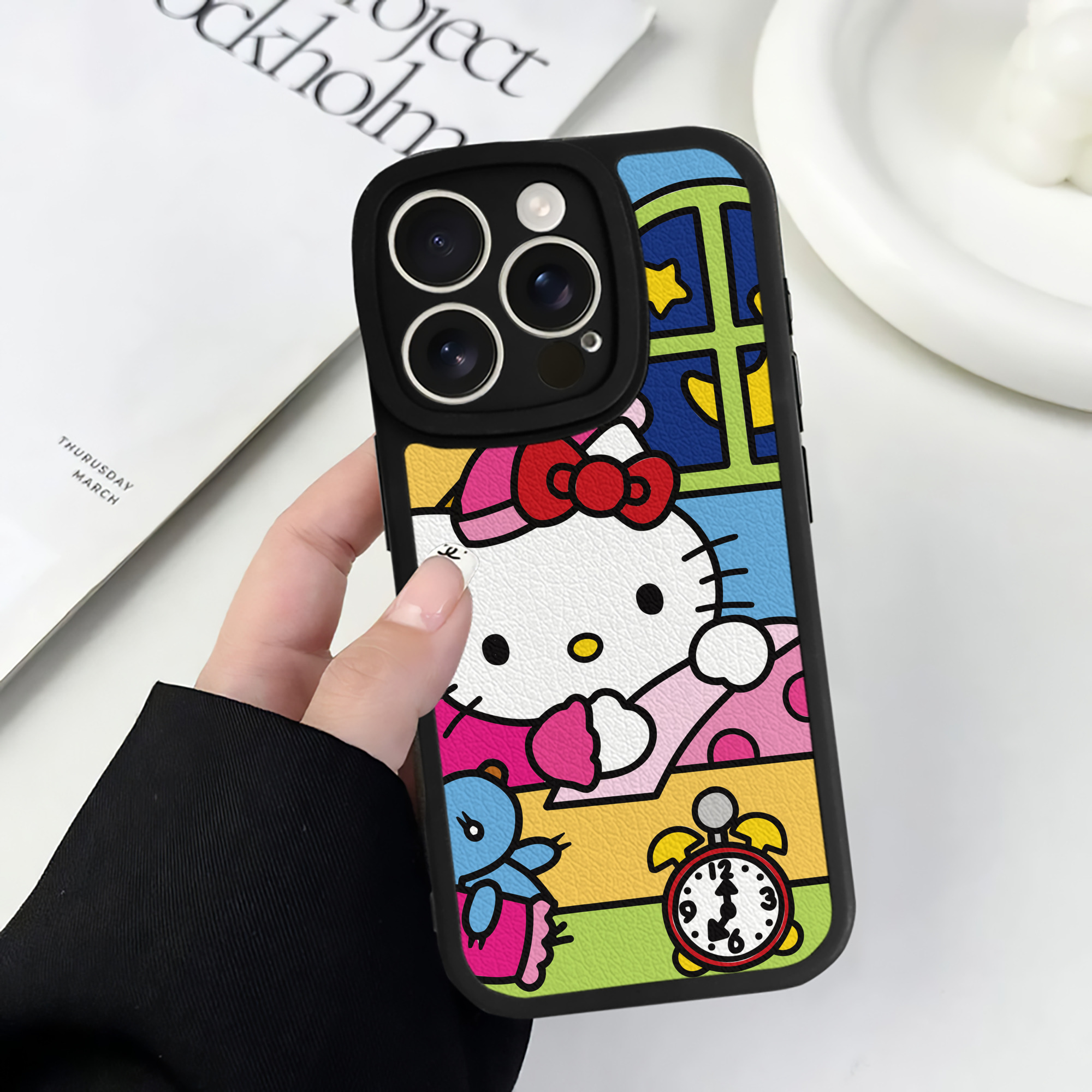 （画像用） Hello Kitty ハローキティ 【iPhone 16シリーズ対応】シリコンスマホケース（レザー調） 材質：シリコン